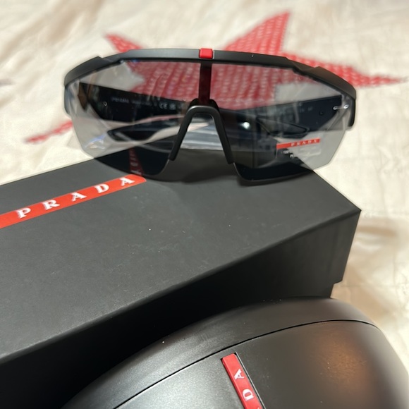 PRADA SUNGLASSES - Picture 4 of 8